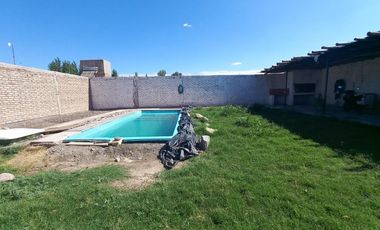 VENTA CASA + DEPTOS Y PISCINA JOCOLI VIEJO LAVALLE
