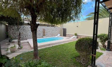 Gran casa en alquiler con piscina en Las Heras