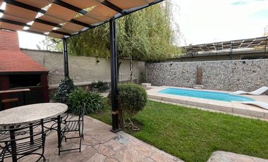 Gran casa en alquiler con piscina en Las Heras