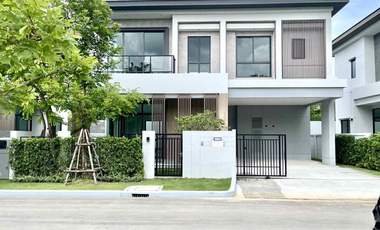 Single house for rent, north-facing, comfortable and well-ventilated. Located in Bangna KM 5, convenient for traveling in and out of the city.