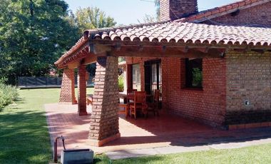 Casa a reciclar parque pileta quincho Tortuguitas