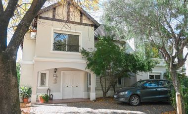 VENTA CASA 8 AMB - CLUB DE CAMPO PUEYRREDÓN
