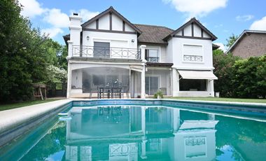 VENTA CASA 8 AMB - CLUB DE CAMPO PUEYRREDÓN
