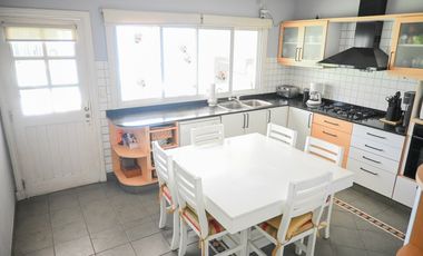 VENTA CASA 8 AMB - CLUB DE CAMPO PUEYRREDÓN