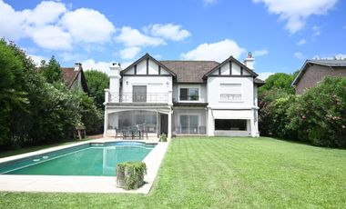 VENTA CASA 8 AMB - CLUB DE CAMPO PUEYRREDÓN
