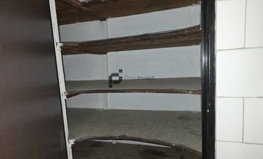 Espaciosa Casa de 2 Pisos en Macul: 5 Dormitorios y Gran Patio Privado