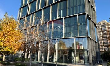 Bodegas en edificio de oficinas clase A