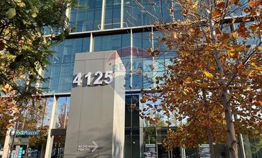 Bodegas en edificio de oficinas clase A