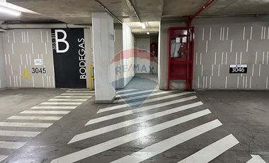 Bodegas en edificio de oficinas clase A