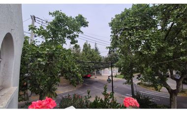 VENTA EXCLUSIVA CASA A PASOS METRO ÑUÑOA