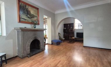 VENTA EXCLUSIVA CASA A PASOS METRO ÑUÑOA