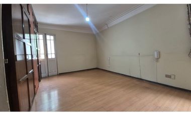 VENTA EXCLUSIVA CASA A PASOS METRO ÑUÑOA