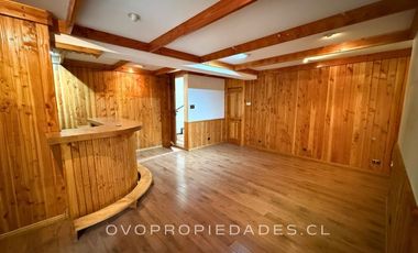 CASA EN CONDOMINIO, 5D + SERVICIOS, PRECIOSA VISTA JARDÍN