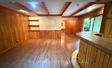 CASA EN CONDOMINIO, 5D + SERVICIOS, PRECIOSA VISTA JARDÍN