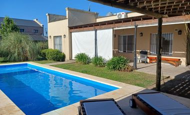 Casa con parque y pileta