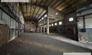 Galpón - Depósito de 303 m2.  LANUS OESTE - ALQUILER - VENTA