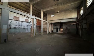 Galpón - Depósito de 303 m2.  LANUS OESTE - ALQUILER - VENTA