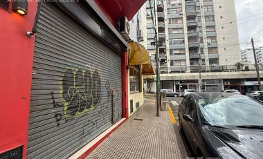Local comercial  en venta 41 mts  Zona de Olivos -  Frente a la estacion