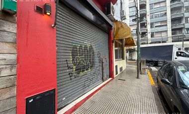 Local comercial  en venta 41 mts  Zona de Olivos -  Frente a la estacion