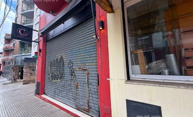 Local comercial  en venta 41 mts  Zona de Olivos -  Frente a la estacion