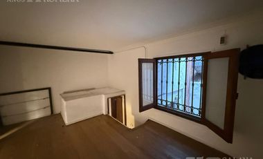 Local comercial  en venta 41 mts  Zona de Olivos -  Frente a la estacion