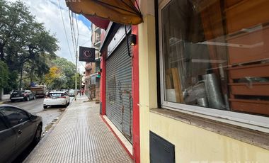 Local comercial  en venta 41 mts  Zona de Olivos -  Frente a la estacion