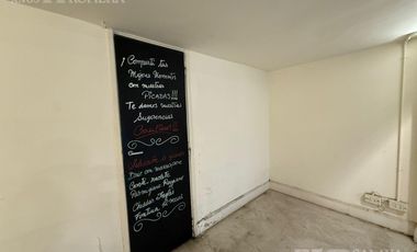 Local comercial  en venta 41 mts  Zona de Olivos -  Frente a la estacion