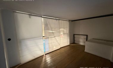 Local comercial  en venta 41 mts  Zona de Olivos -  Frente a la estacion