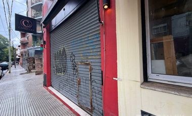 Local comercial  en venta 41 mts  Zona de Olivos -  Frente a la estacion