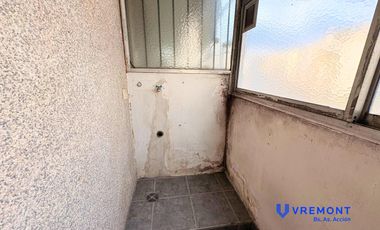 Alquiler de departamento 2 ambientes con balcón al frente en el barrio de Caballito.