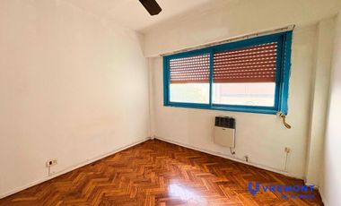Alquiler de departamento 2 ambientes con balcón al frente en el barrio de Caballito.