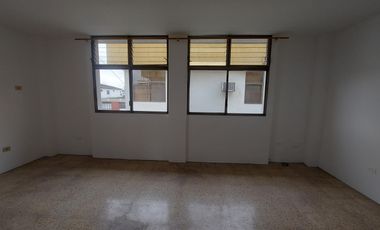 Venta de departamento dos dormitorios segundo piso en Kennedy cerca de Clínica Kennedy