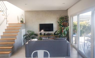 Casa en Venta a la Laguna en El Naudir - Aguas Privadas