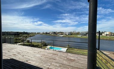 Casa en Venta a la Laguna en El Naudir - Aguas Privadas