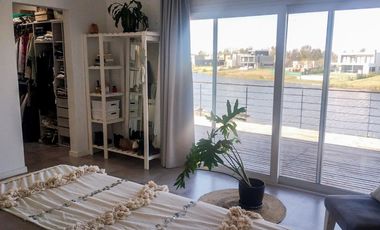 Casa en Venta a la Laguna en El Naudir - Aguas Privadas
