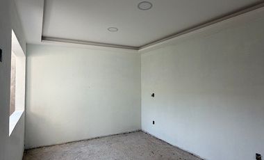 Casa con alberca en preventa - Yatareni