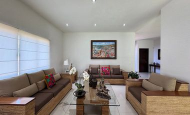 Casa en RENTA por Nieto Piña.
