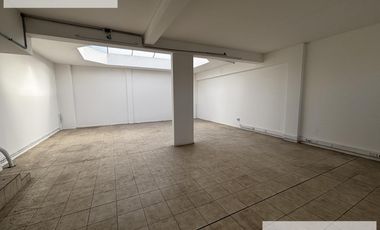 Galpón  / Deposito con oficinas 3800 m2 en Banfield Alquiler - Venta