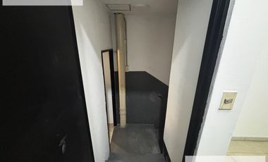 Galpón  / Deposito con oficinas 3800 m2 en Banfield Alquiler - Venta