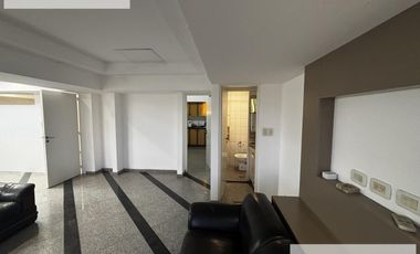 Galpón  / Deposito con oficinas 3800 m2 en Banfield Alquiler - Venta