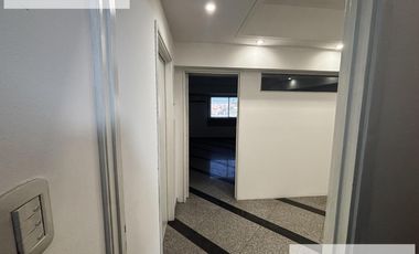 Galpón  / Deposito con oficinas 3800 m2 en Banfield Alquiler - Venta