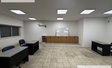 Galpón  / Deposito con oficinas 3800 m2 en Banfield Alquiler - Venta
