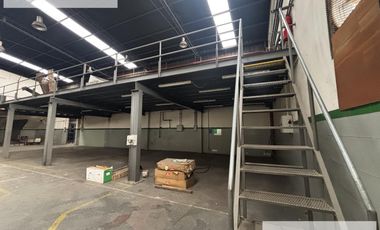 Galpón  / Deposito con oficinas 3800 m2 en Banfield Alquiler - Venta