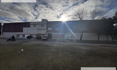 Galpón  / Deposito con oficinas 3800 m2 en Banfield Alquiler - Venta