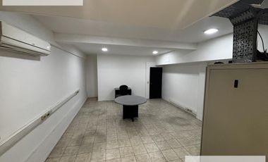 Galpón  / Deposito con oficinas 3800 m2 en Banfield Alquiler - Venta
