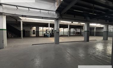 Galpón  / Deposito con oficinas 3800 m2 en Banfield Alquiler - Venta