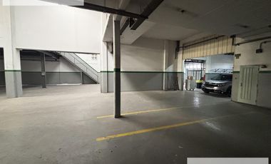 Galpón  / Deposito con oficinas 3800 m2 en Banfield Alquiler - Venta