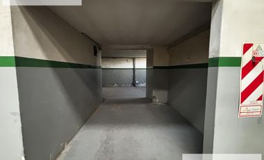 Galpón  / Deposito con oficinas 3800 m2 en Banfield Alquiler - Venta