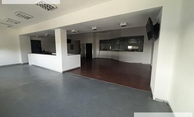 Galpón  / Deposito con oficinas 3800 m2 en Banfield Alquiler - Venta