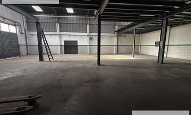 Galpón  / Deposito con oficinas 3800 m2 en Banfield Alquiler - Venta